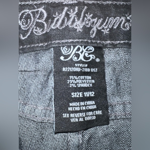 Black Denim Shorts Size 11/12 Ruched Front Embroidered Trim - Picture 8 of 8